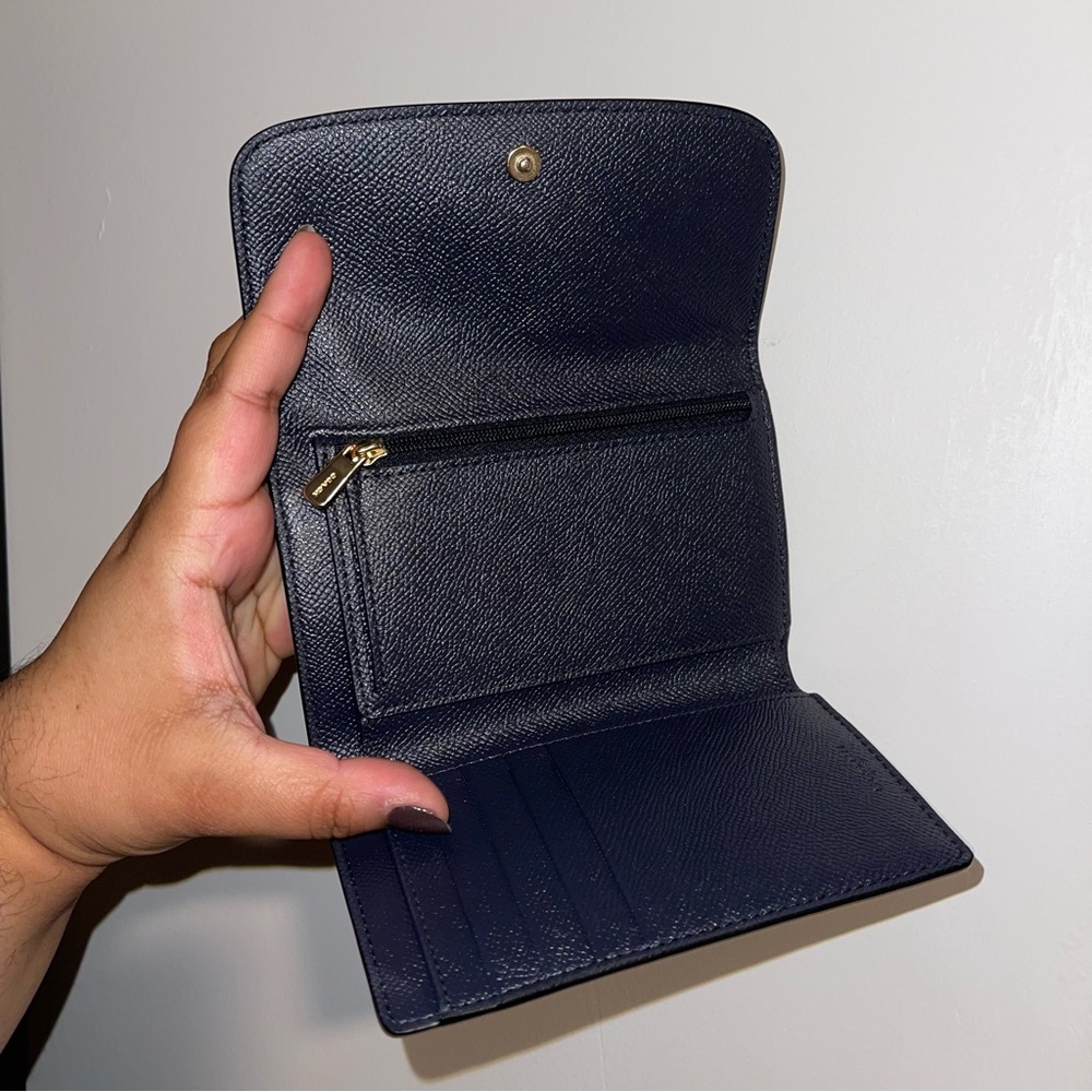 COACH Wallet - Picture 3 of 4